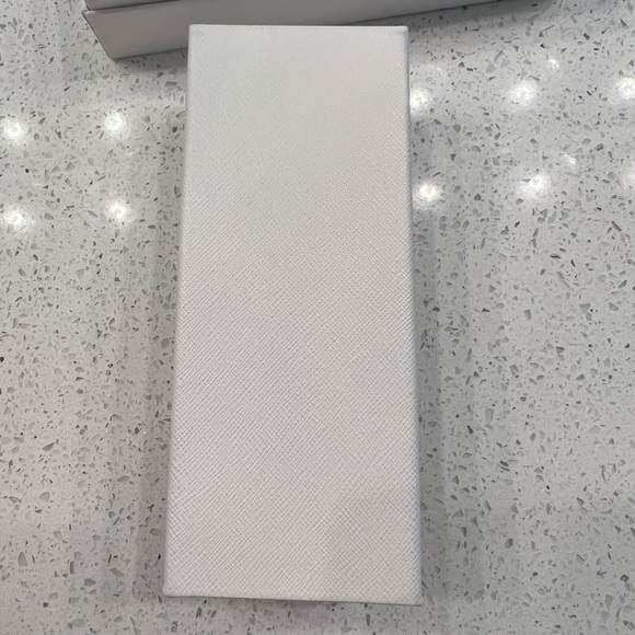 NEW Prada PR 17WF 1AB5S0 Black
Rectangle Unisex Sunglasses - Picture 9 of 14